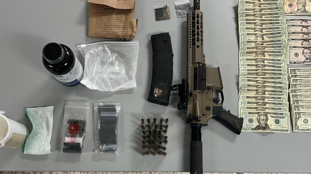  Fotos: Un arrestado en Naranjito con armas y drogas 