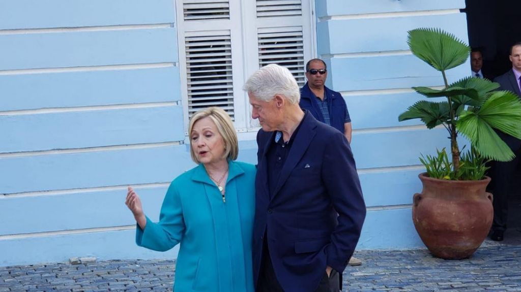  Escuche audio: Gobernador se re&uacute;ne con Bill y Hillary Clinton en La Fortaleza 