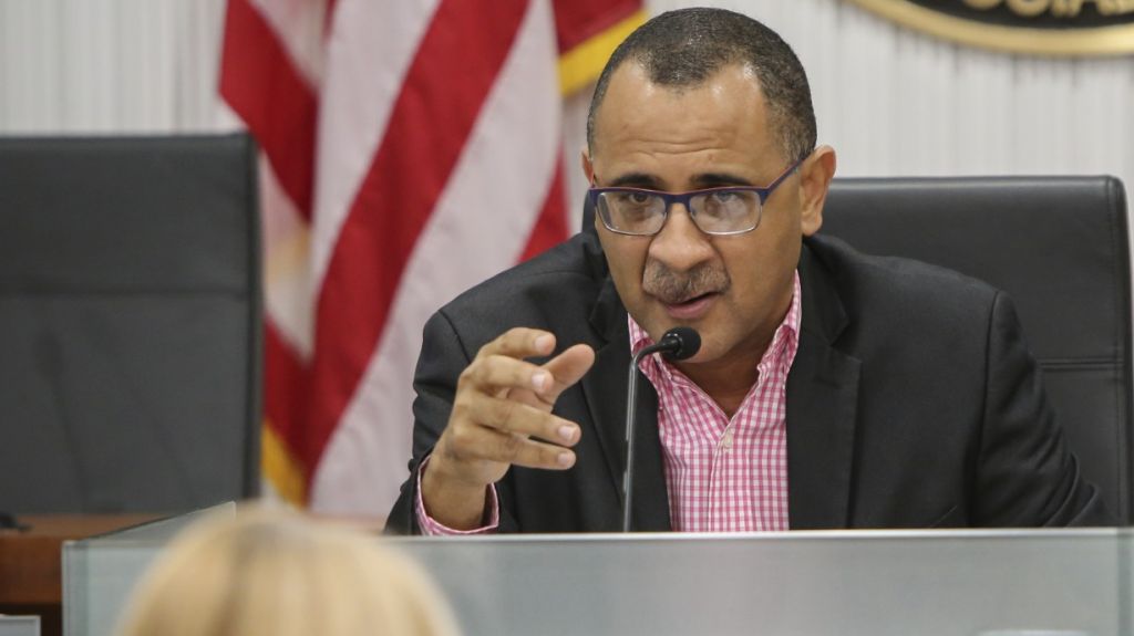  Abel Nazario atender&aacute; "los vales educativos" en un proyecto de ley alterno 