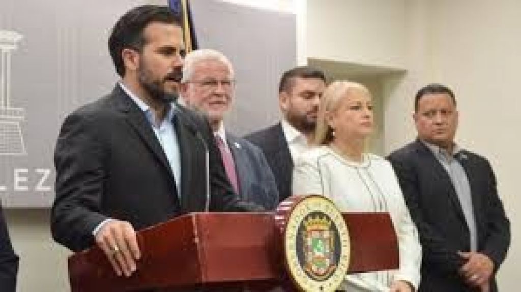  Gobernador informa activaci&oacute;n de barcaza que transportar&aacute; carga pesada y liviana y veh&iacute;culos entre Ceiba y Culebra 