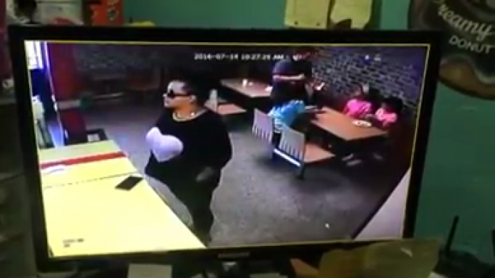 Video: Mujer se lleva celular en panaderÃ­a de Rio Grande, lo devuelve luego que publicaran video 