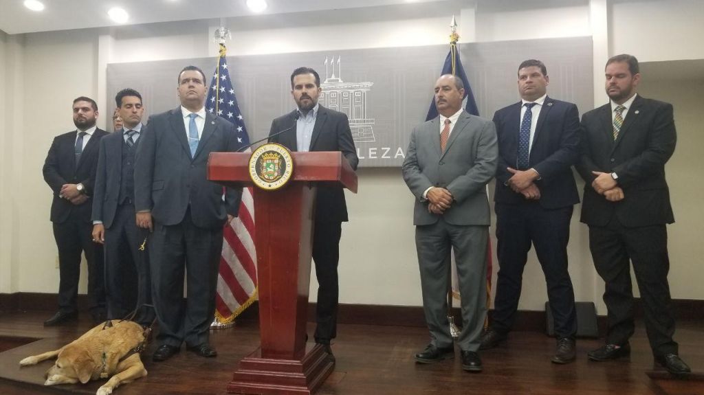  Gobernador dice que est&aacute; preparado legalmente para proceder contra Trump si quita los chavos de la reconstrucci&oacute;n para el muro con M&eacute;xico 