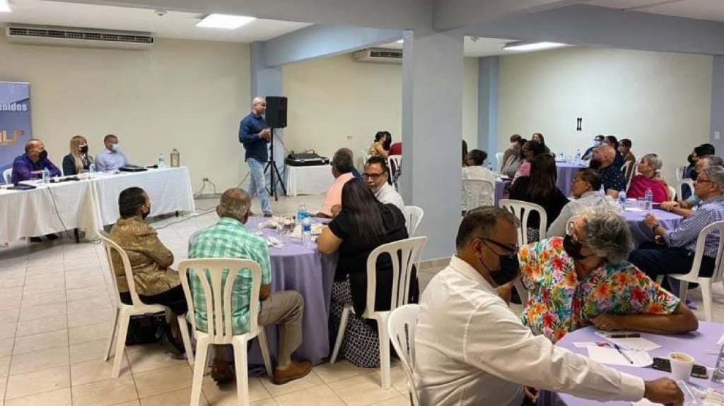  Alcalde de Las Piedras se re&uacute;ne con pastores y l&iacute;deres eclesi&aacute;sticos 