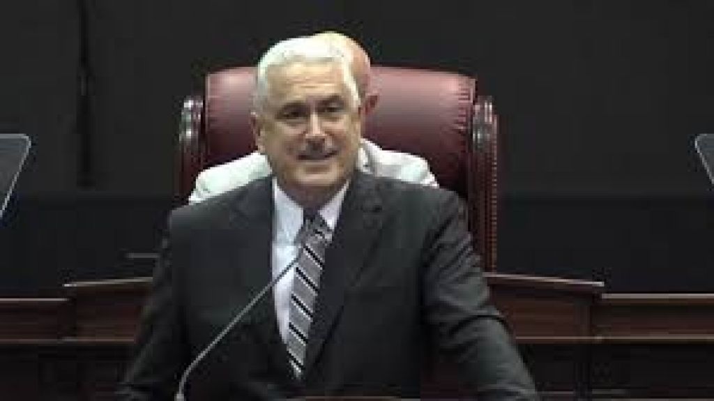  Rivera Schatz &ldquo;sanito, vivito y coleando&rdquo; y dice Legislatura no investigar&aacute; se&ntilde;alamientos corrupci&oacute;n 