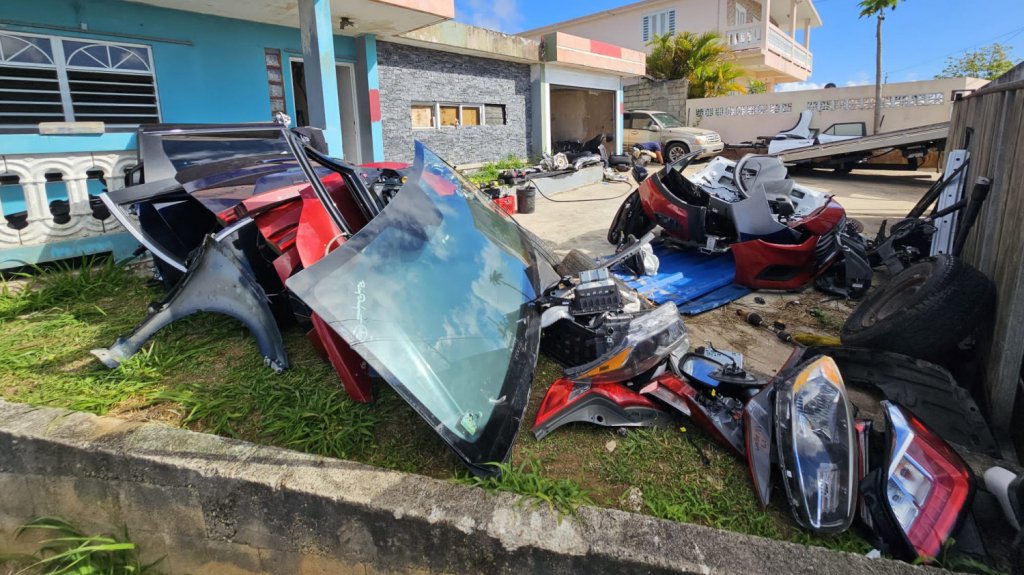 Fotos: Arresto en Comer&iacute;o tras allanamiento por agentes de Veh&iacute;culos Hurtados 