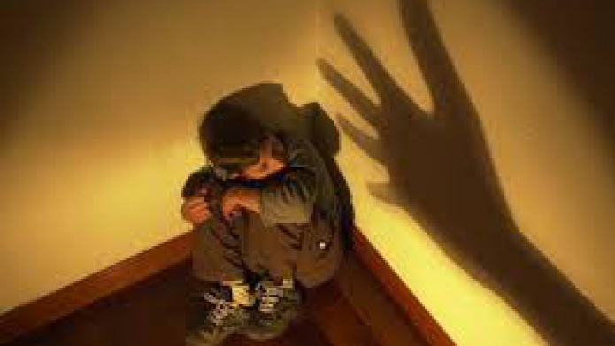 Departamentos de Familia y Obras PÃºblicas se unen en esfuerzo de prevenciÃ³n del maltrato de menores