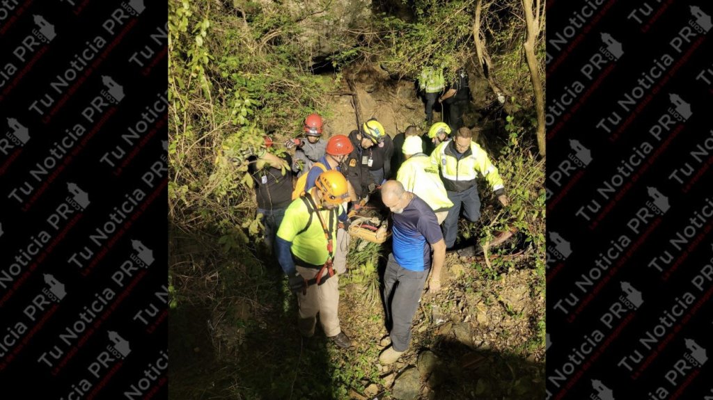  Rescatan cuerpo de hombre que cay&oacute; por risco en Cerro Las Tetas de Cayey 