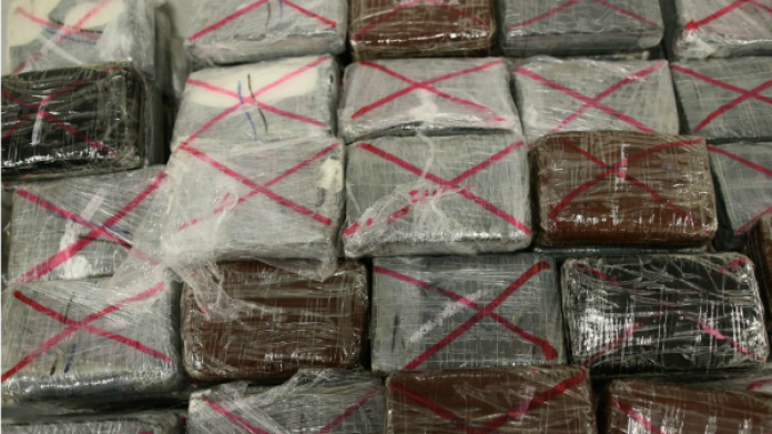 Decomisan avioneta con 213 kilos de cocaÃ­na en Bolivia 