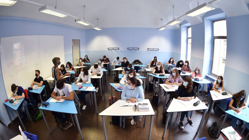  Italia detecta 13.000 casos de coronavirus entre el personal docente 