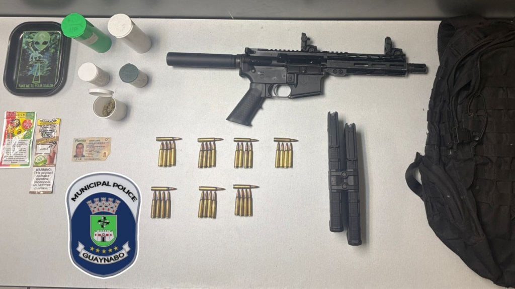  Municipales de Guaynabo ocupan drogas y un rifle de alto poder 