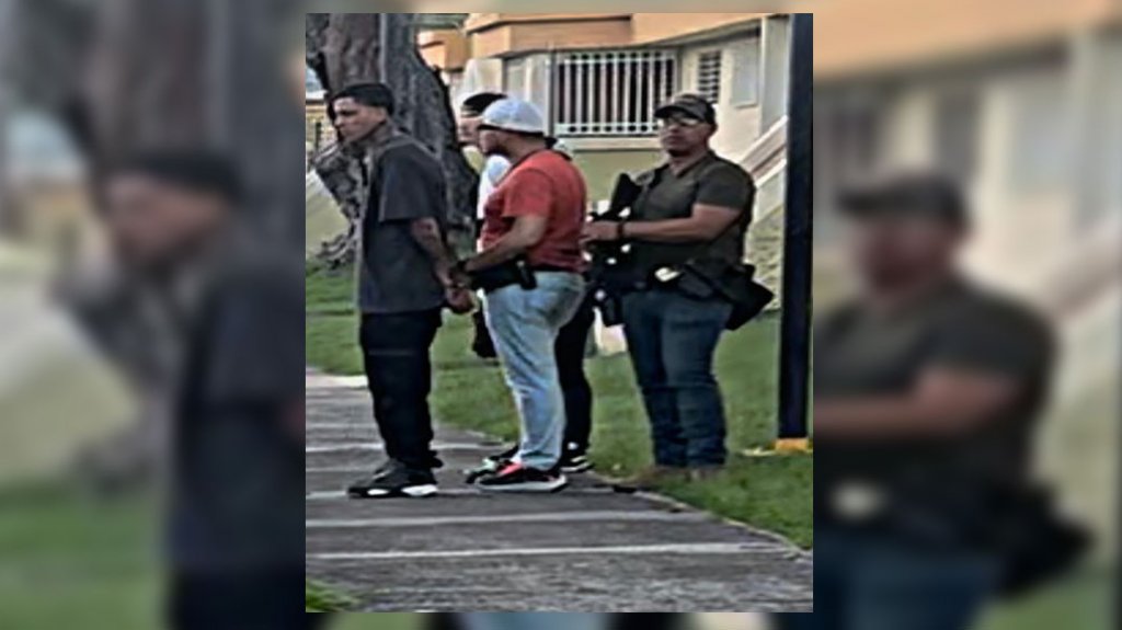  Video: Arrestan a &ldquo;Conep&rdquo; cantante urbano, junto a su barbero en Patillas 