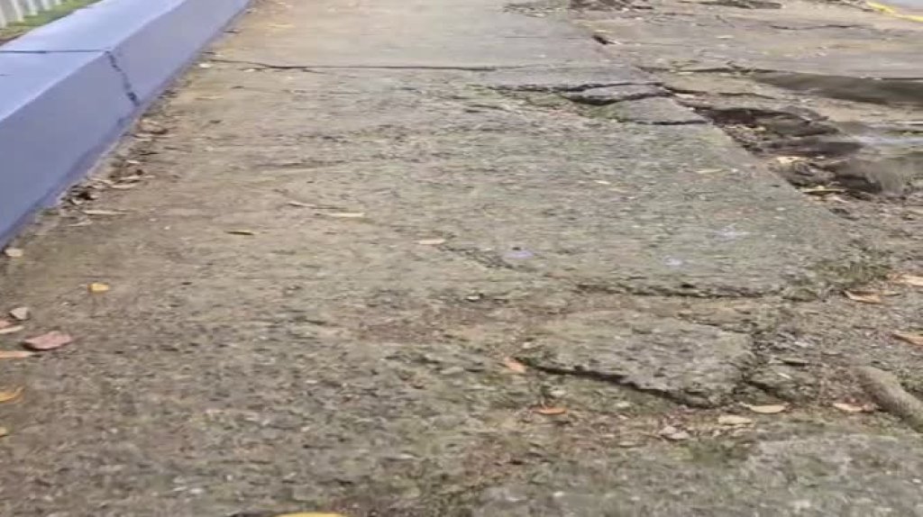  Video: Polic&iacute;as estatales piden ayuda al alcalde de San Juan Miguel Romero 