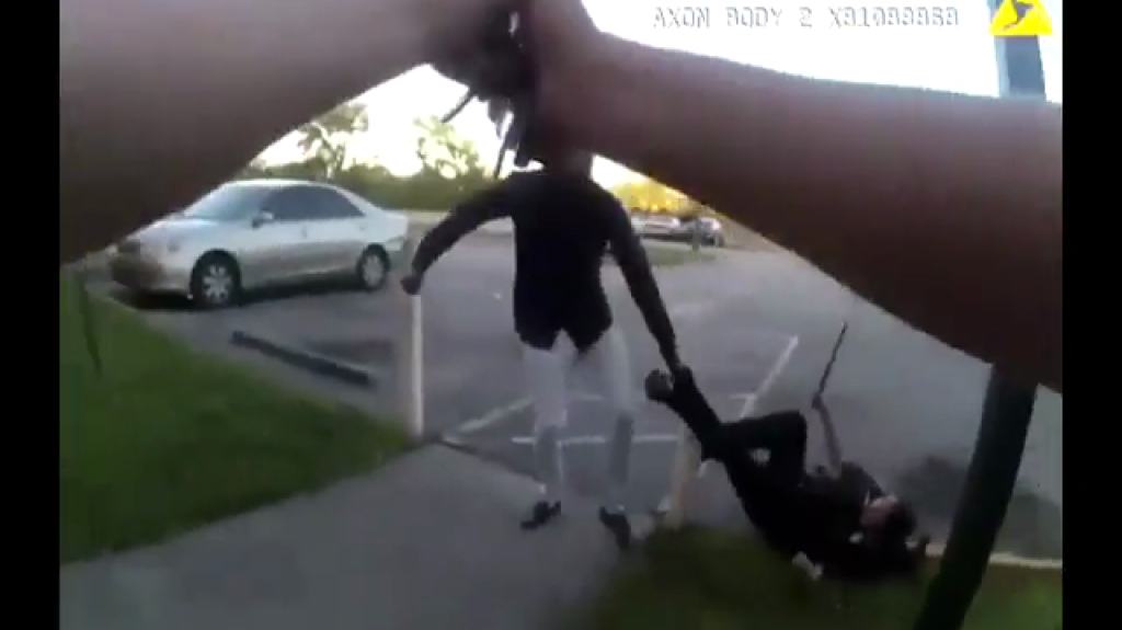 Publican nuevos videos de policÃ­as disparÃ¡ndole a un haitiano en Broward