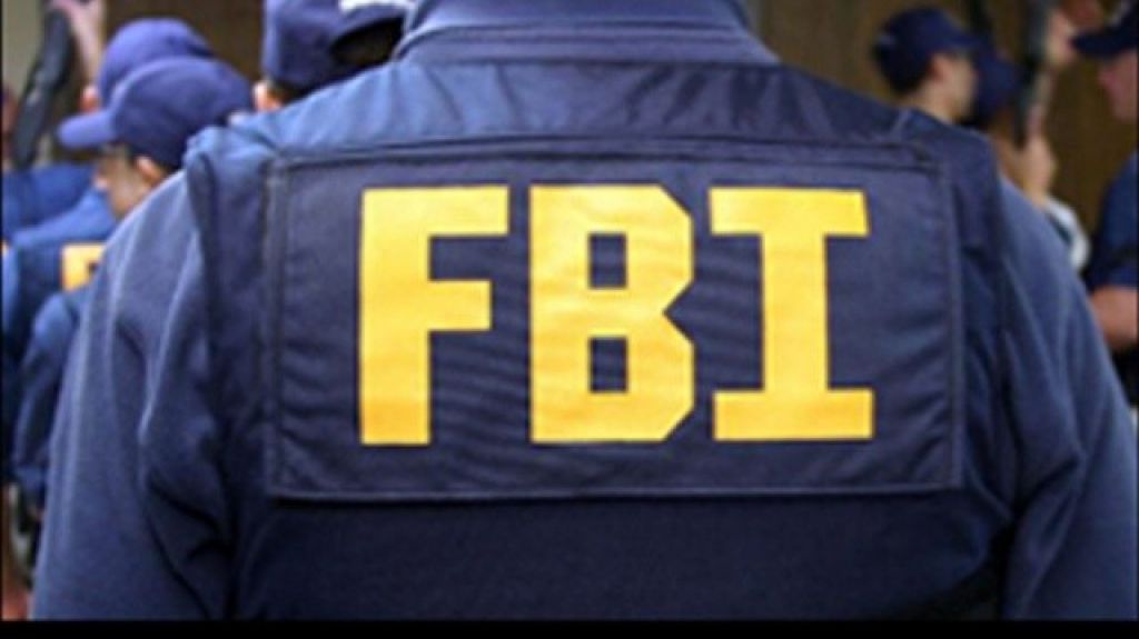  Federales arrestan a Cuatro individuos por violaci&oacute;n a la Ley Hobbs, asesinato y armas 