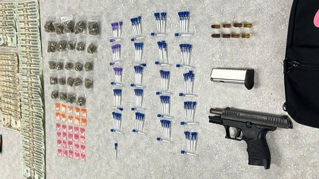  Hallazgo de sustancias controladas y arma en residencial del pueblo de Florida 