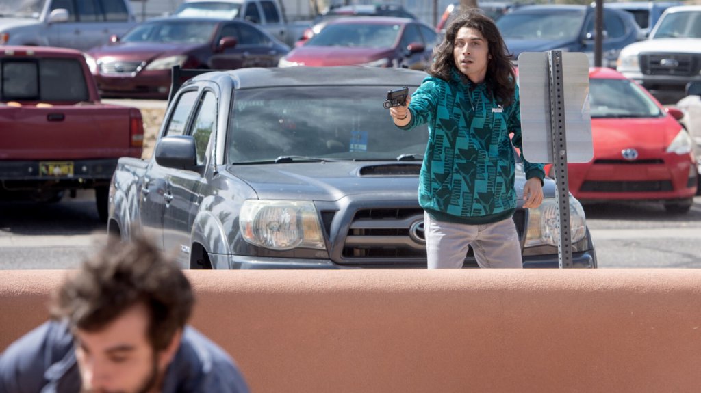  Video del momento en que joven realiza tiroteo durante protesta contra estatua en EE.UU. 