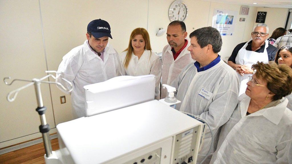  Rossell&oacute; Nevares visita la unidad de servicios de di&aacute;lisis y el nuevo centro de vacunaci&oacute;n en Vieques 