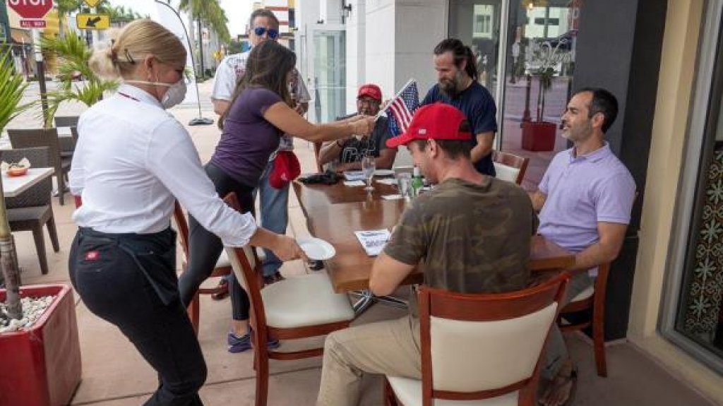  Florida registra m&aacute;s de 10.000 casos diarios por segundo d&iacute;a consecutivo 