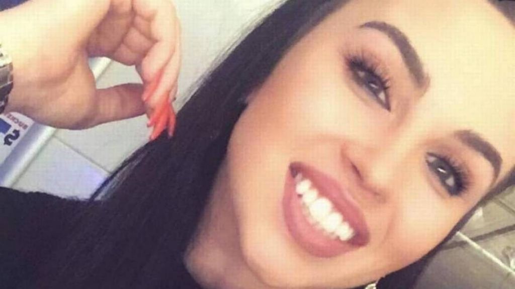  Llev&oacute; su tel&eacute;fono a reparar. El empleado de T-Mobile se qued&oacute; con su video de sexo 