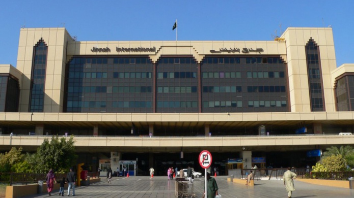 Terroristas asaltan el principal aeropuerto de PakistÃ¡n