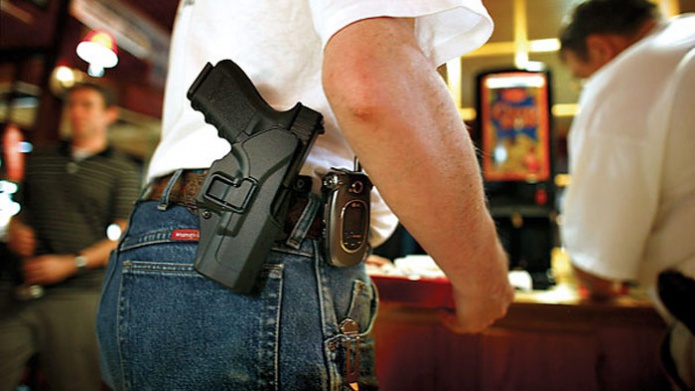 Alguacil del estado de NY insta a ciudadanos a portar armas