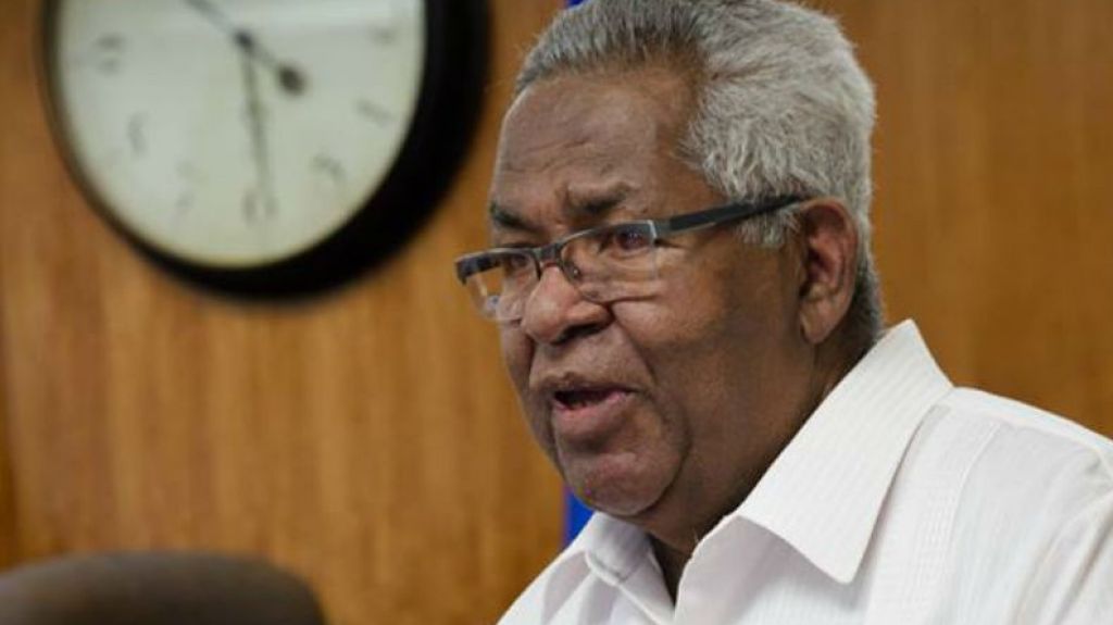  Alcalde de Humacao Denuncia InacciÃ³n de la A.E.E. 