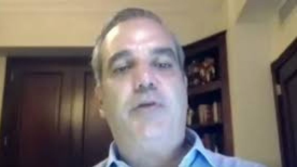  Abinader pide habilitar espacios deportivos, públicos y privados para trata casos por coronavirus 