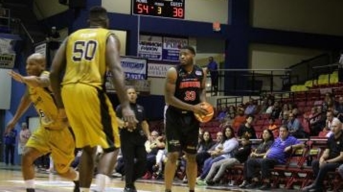 Brujos hechizan a los Indios en Guayama