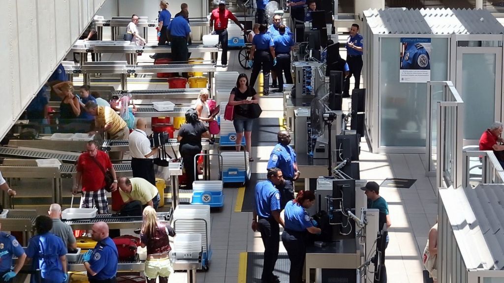 Alerta en aeropuerto de Orlando por pistola en equipaje