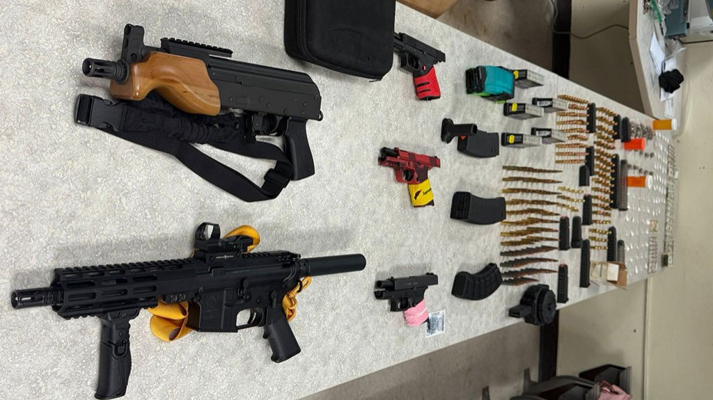  Video: Desmantelan red de drogas y armas en operativos en Arecibo y Barceloneta 