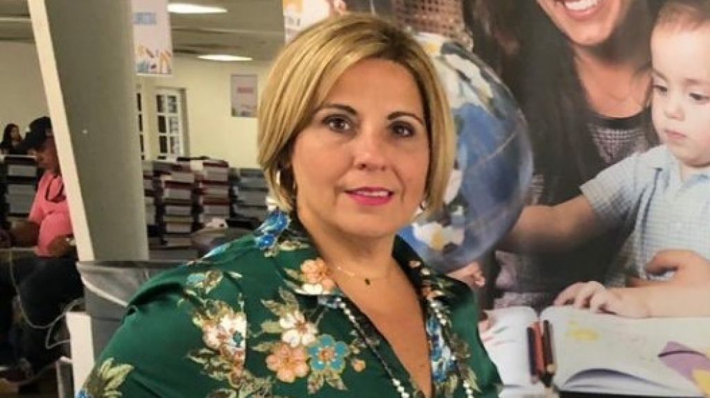  Gobernadora justifica presencia de asesora en actividad politico partidista 