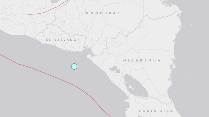 Un fuerte sismo de magnitud preliminar 7,4 afecta El Salvador