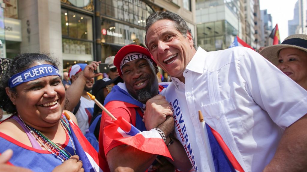  El gobernador de Nueva York Cuomo visita Puerto Rico con sus hijas 