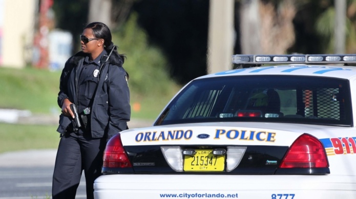 Arrestan a dos personas por ayudar a fugitivo acusado de matar a policÃ­a