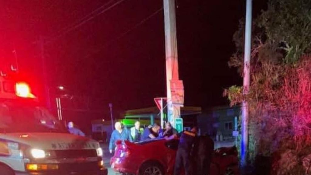 Joven de 21 a&ntilde;os muere al chocar su auto en Hatillo 