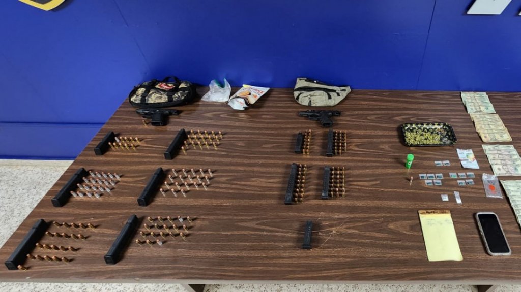  Ocupan armas y drogas en allanamiento en residencial Los Lirios de Cupey 