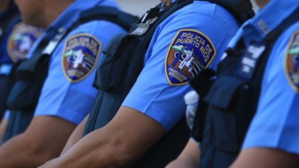  Anuncian millonario pago de sobre $3.5 millones en horas extras a polic&iacute;as y restituyen turnos de 8 horas 