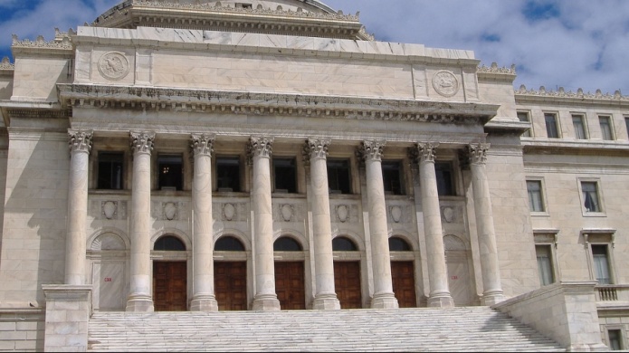 Legisladores del PNP someten medida para suspender por diez aÃ±os los bonos de productividad