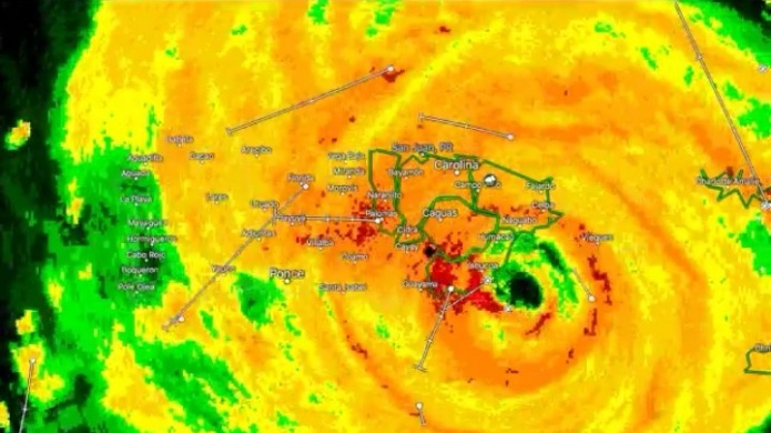 Ojo del ciclÃ³n hace su entrada a la isla con categorÃ­a 4 a travÃ©s de Yabucoa