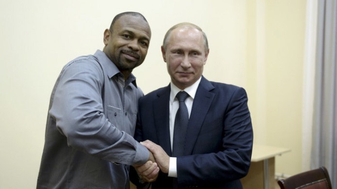 Famoso boxeador estadounidense Roy Jones solicita a Putin la ciudadanía rusa