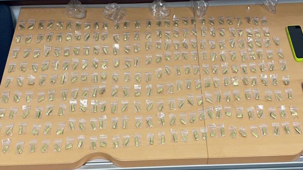  Ocupan 250 decks de hero&iacute;na en un veh&iacute;culo en Ponce 