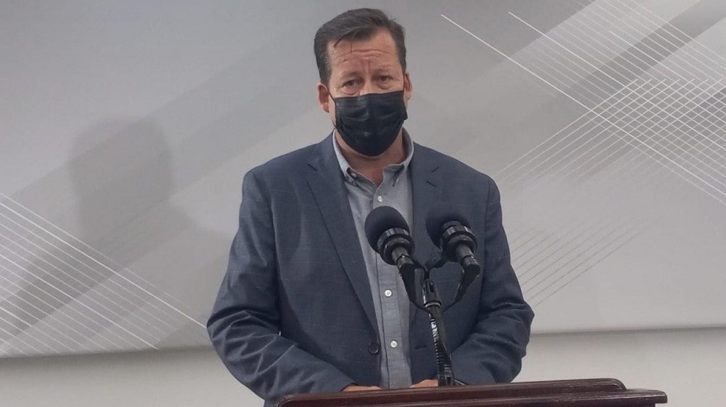  Alcalde electo de Guaynabo no quiere tintes oscuros en veh&iacute;culos oficiales 