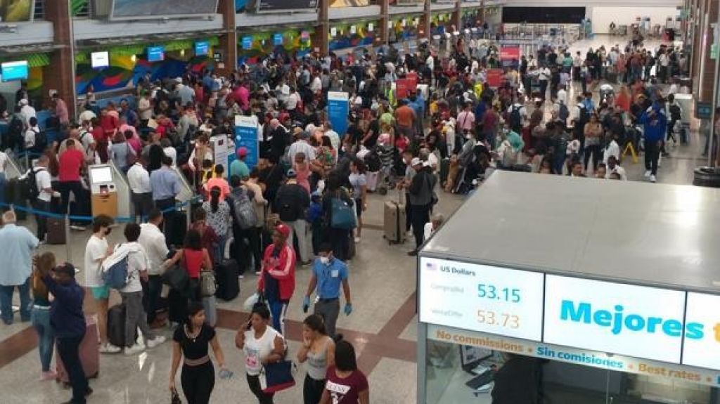  El país cierra los aeropuertos para detener la propagación del Covid-19 