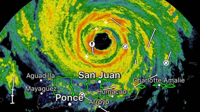 Irma sigue su paso al norte-noreste de la isla, dejando fuertes vientos y lluvia. 