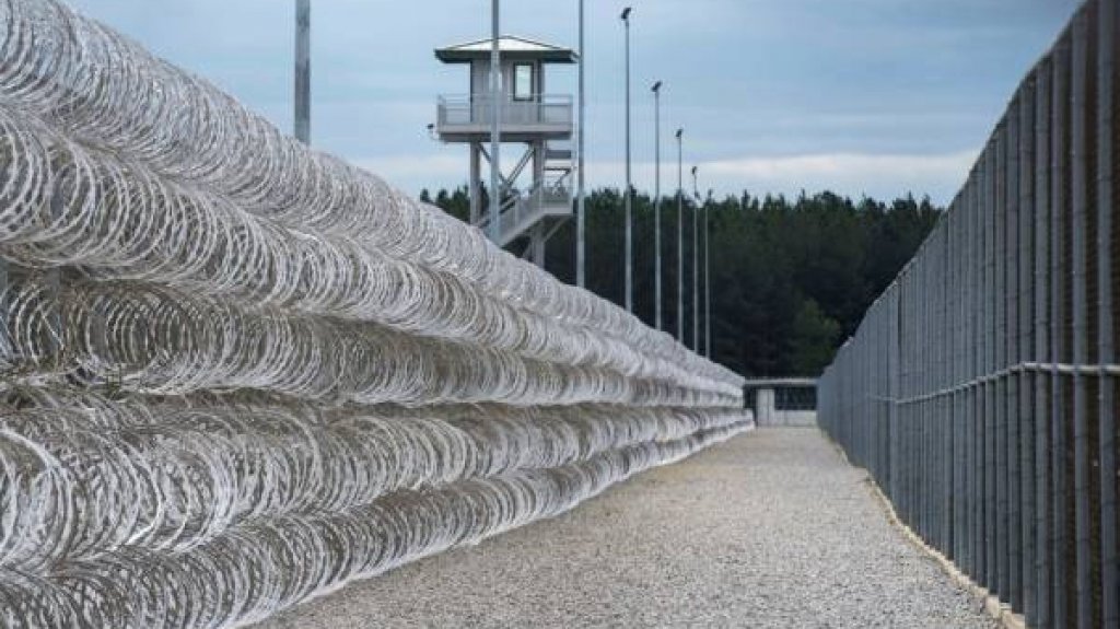  Correcci&oacute;n reanuda visitas de familiares 