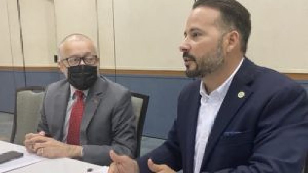  Asociaci&oacute;n de Alcaldes re&uacute;ne a su matr&iacute;cula para tratar temas de reconstrucci&oacute;n con el secretario de Estado y agencias como FEMA, COR3 y Aafaf 