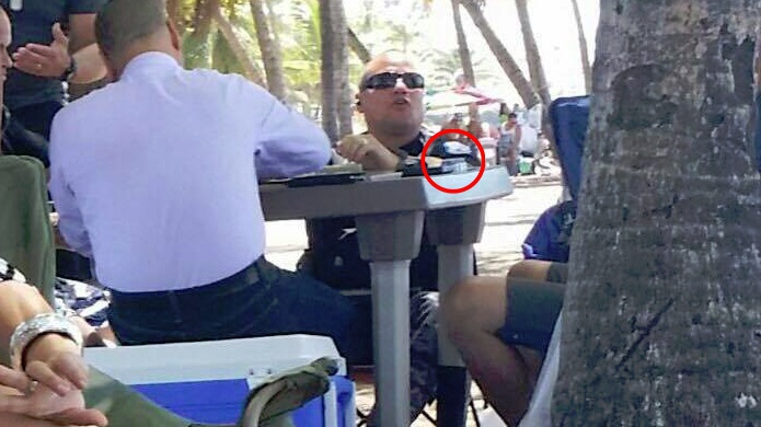 Exclusivo: Teniente de la policía de San Juan bebiendo y jugando domino en horas laborables