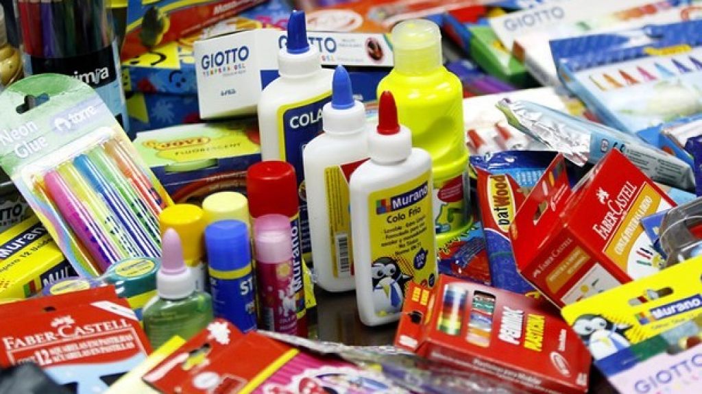Anuncian periodo de ventas sin IVU para uniformes y materiales escolares
