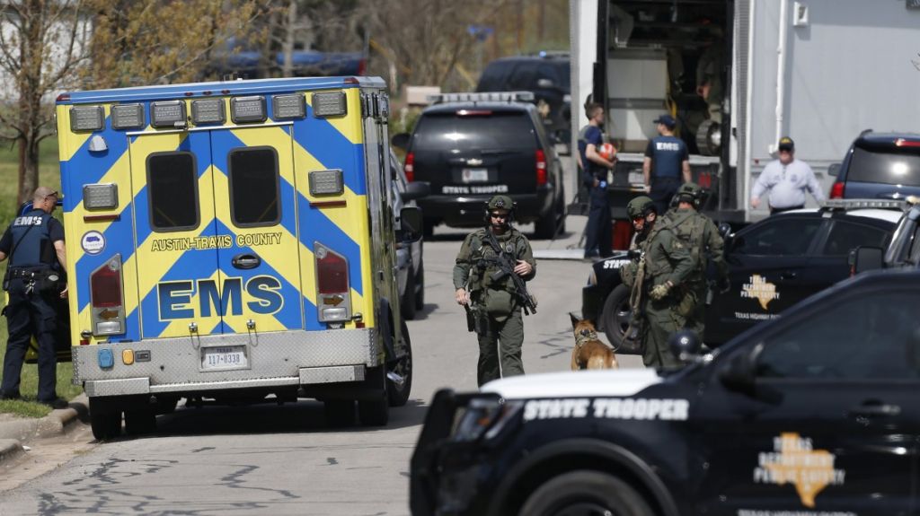  Detienen a un hombre por amenaza de bomba en la Universidad de Texas 