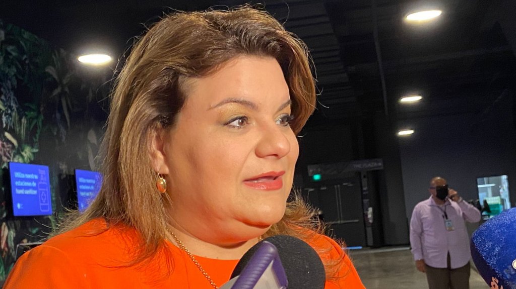  Emplazan a Jenniffer González a explicar supuesta relación con Oscar Santamaría 